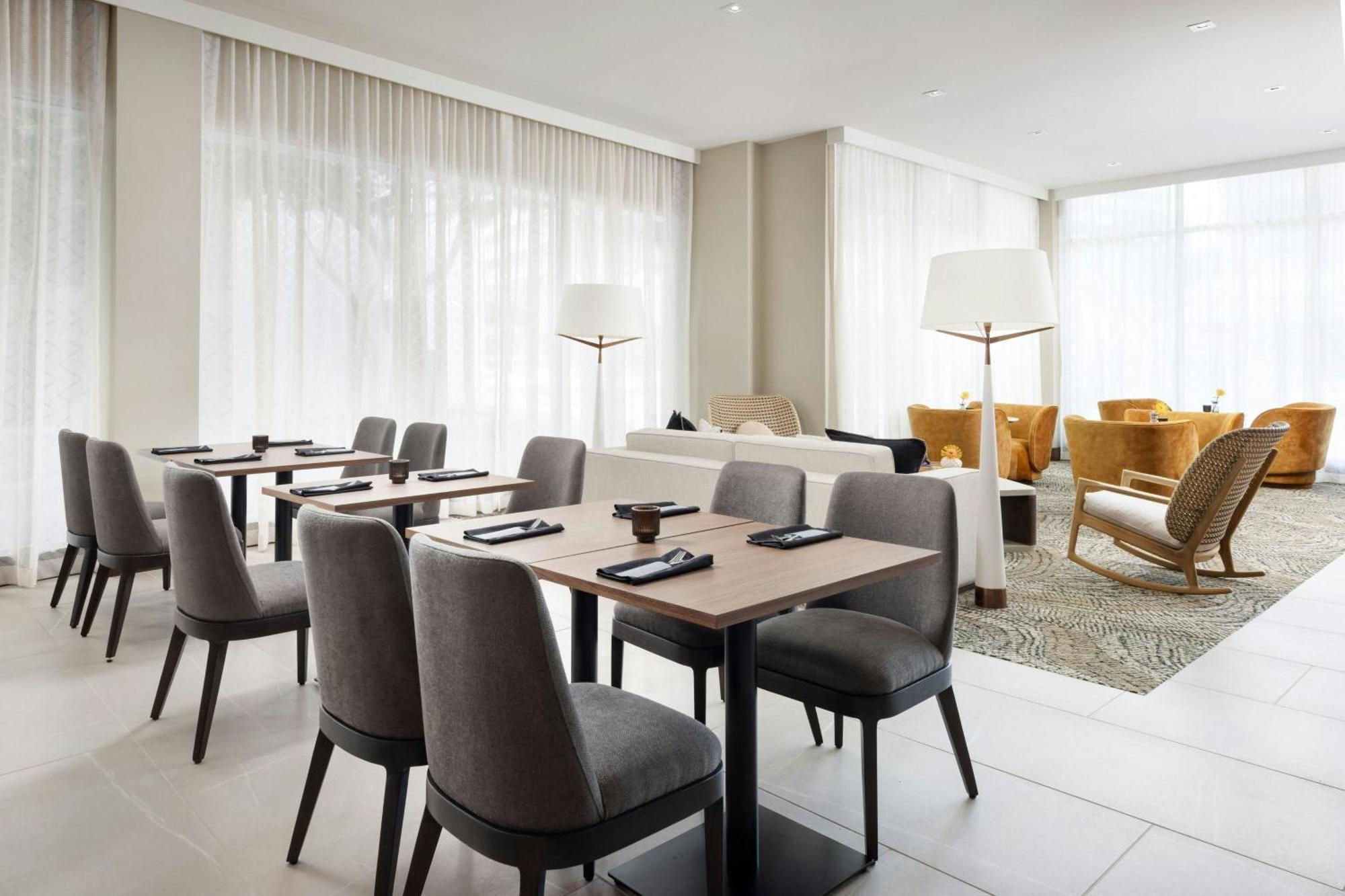 Ac Hotel By Marriott Honolulu Bagian luar foto