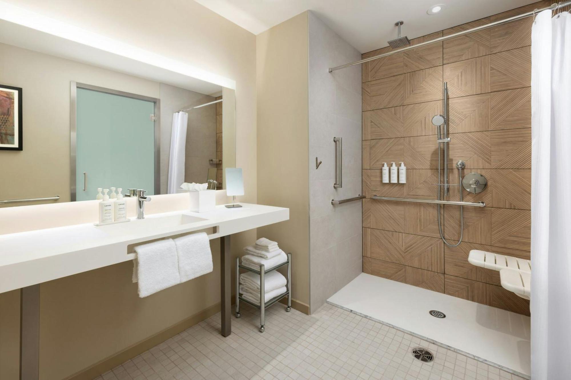 Ac Hotel By Marriott Honolulu Bagian luar foto