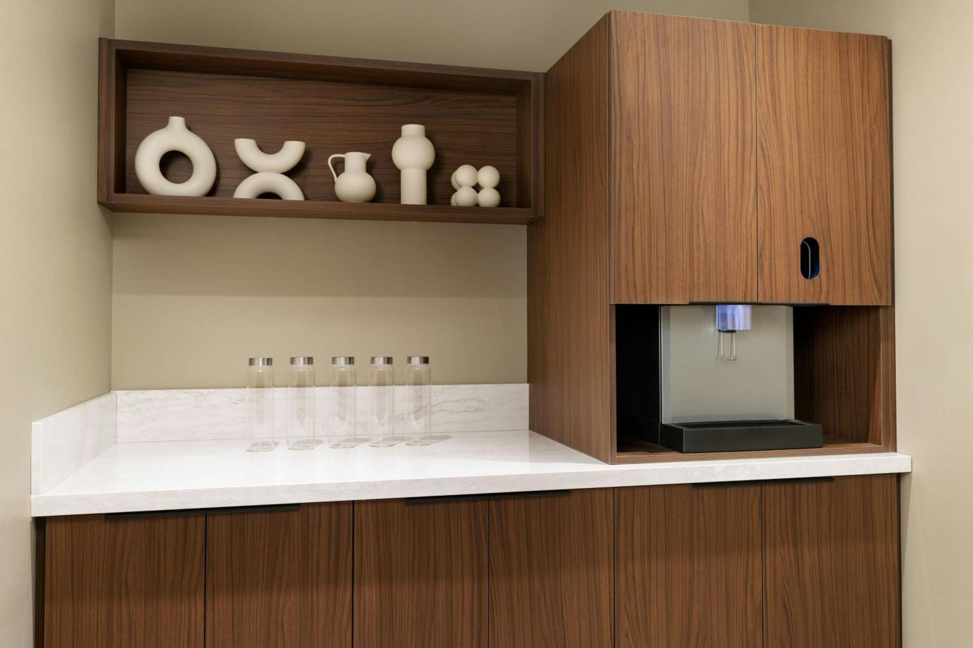 Ac Hotel By Marriott Honolulu Bagian luar foto